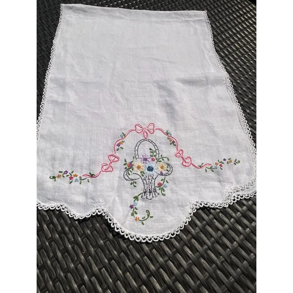 Fabulous Shabby Cottage vintage embroidered table runner flower basket design